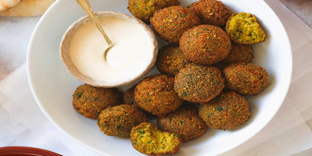 فلافل با سس ماست